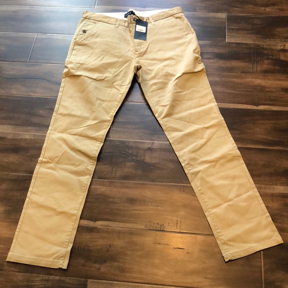 FIVE FOUR Men’s Oakridge Khaki Pants - Brand New with Tags - Size 34 Slim